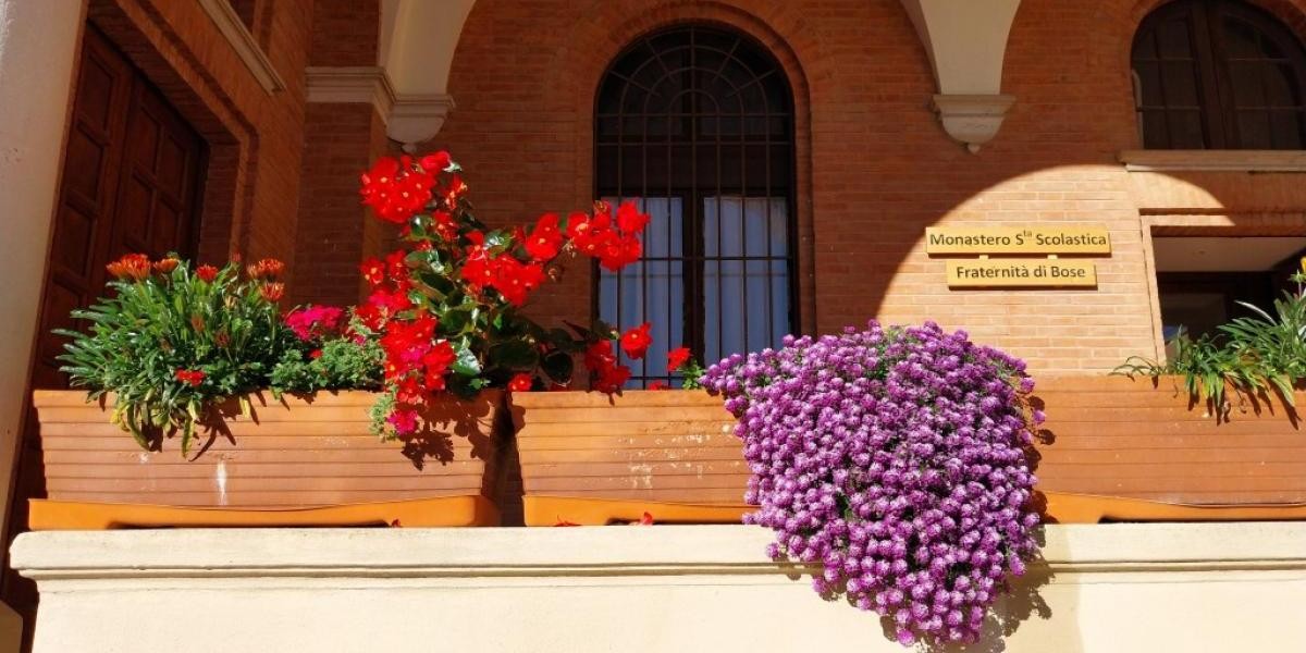 04-ingresso_con_fioriere